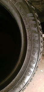 Goodyear Ultragrip Ice Arctic 205/55 R16 7-8mm (3 foto / 3)