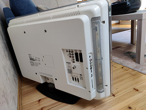 Philips 32" Ambilight LCD teler (2 foto / 5)