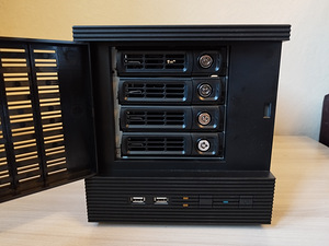 Mini-ITX NAS Korpuss - 4x HDD 3,5" bay, lukuga (2 foto / 6)