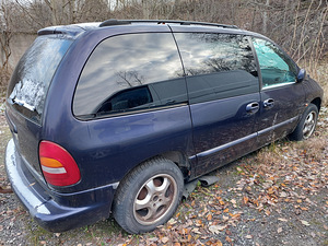 Chrysler Voyager, 3.3 бензин, автомат (4 фото из 6)