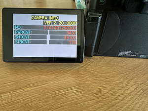 Vähekasutatud Panasonic GH4 kahe objektiivi ja välguga (3 foto / 3)