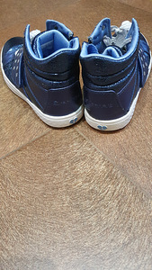 Skechers jalatsid, suurus 34 (4 foto / 4)