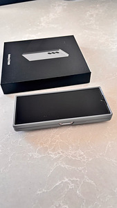 Samsung Galaxy Zfold6 (1 foto / 6)