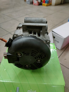 Generaator Lancia Voyager /Chrysler Grand Voyager 04727866AB (3 foto / 5)