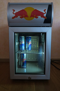 Red Bull KÜLMIK / MINIBAAR / JAHEKAPP (1 foto / 3)