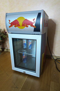 Red Bull KÜLMIK / MINIBAAR / JAHEKAPP (2 foto / 3)