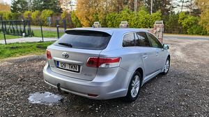 Toyota Avensis (4 foto / 10)