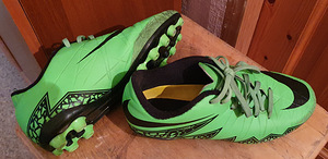Jalgpalliputsad Nike, suurus 37.5 (1 foto / 1)