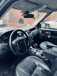 Land Rover Discovery 4 2011 3.0 180kw SDV6 HSE (7 foto / 11)