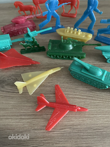 Retro plastist mänguasjad sõdurid ja varustus NSVL (foto #3)