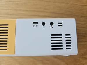 PVO YG300 Проектор (3 фото из 6)