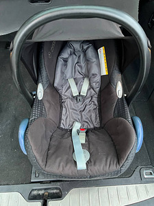 Maxi cosi (2 фото из 3)