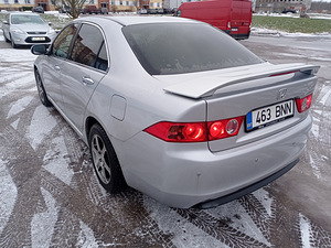 Honda Accord 2.2cdti (2 foto / 11)