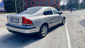 Volvo s60 2002 manual (3 foto / 9)