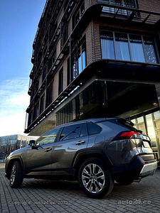 Toyota RAV4 AWD-i Premium 2022 JBL+ Smartmirror 2.5 131 kW (3 foto / 15)