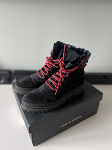 Tommy Hilfiger poolsaapad, s 38 (3 foto / 5)
