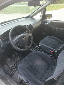 Opel Zafira 2.0 X20DTL 60kW (9 foto / 10)