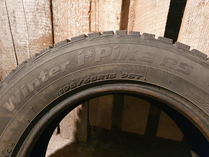 Hankook 15" Winter IPike RS 195-65R15 95T 6-7mm (6 foto / 6)