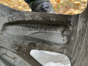 Оригинальные диски Subaru 205/50R17 + зимние шины (5 фото из 7)