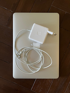Macbook Pro 13 Early 2015 8GB 256GB (4 foto / 4)