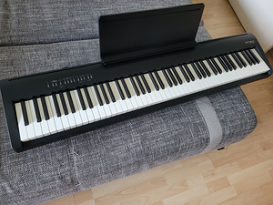 ROLAND FP-30X BK DIGITAALNE KLAVER (1 foto / 6)