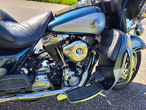 Harley-Davidson Electra Glide FLHTCUI ULTRA CLASSIC 2001 (7 foto / 7)