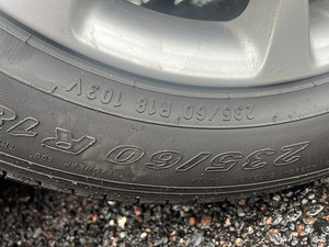 235/60/R18 Ainult Rehvid (2 foto / 10)