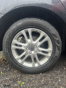 235/60/R18 Ainult Rehvid (6 foto / 10)