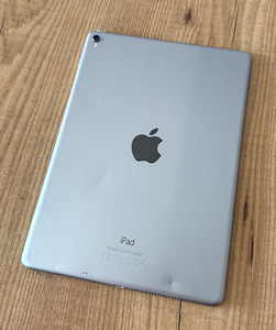 iPad Pro 9.7" Wi-Fi 256GB (1 foto / 6)