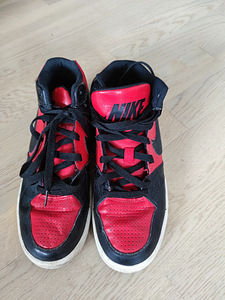 Кроссовки Nike 39 (2 фото из 3)