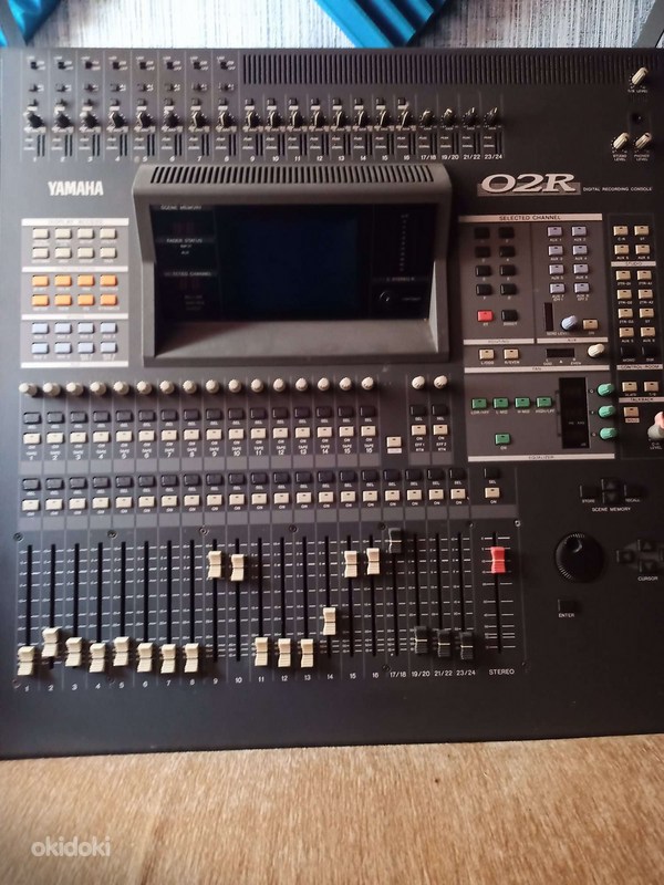 Digital Mixer Console Yamaha 02R/V2 + w/MB02 Peak Meter (foto #1)