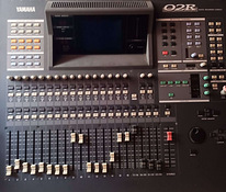 Digital Mixer Console Yamaha 02R/V2 + w/MB02 Peak Meter