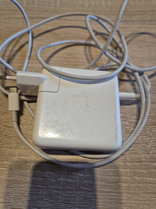 Apple usb-c Power Adapter 61W (1 foto / 3)
