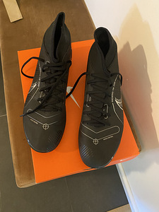 Nike jalgpallisaapad, suurus 44,5 (2 foto / 5)