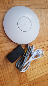 Ubiquiti Unifi AP LR (1 foto / 3)
