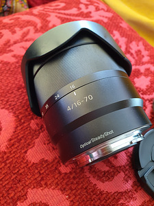 Sony Vario-Tessar T * E 16-70 mm F4 ZA OSS (1 foto / 2)