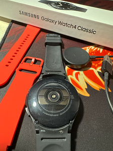 Samsung Galaxy Watch 4 Classic LTE 46mm + Punane rihm (2 foto / 4)