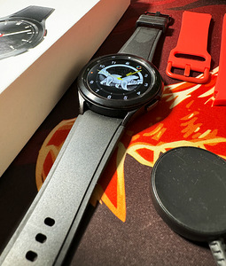 Samsung Galaxy Watch 4 Classic LTE 46mm + Punane rihm (3 foto / 4)