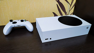 Xbox Series S (1 фото из 1)