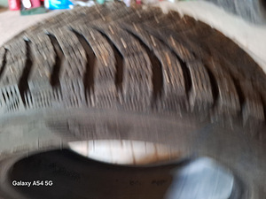 Продается одна шина Michelin 225/55/17 (3 фото из 3)