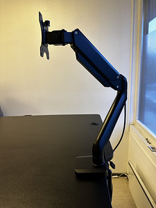 Deltaco Gaming DT410 elektriliselt reguleeritav laud (3 foto / 5)