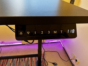 Deltaco Gaming DT410 elektriliselt reguleeritav laud (5 foto / 5)