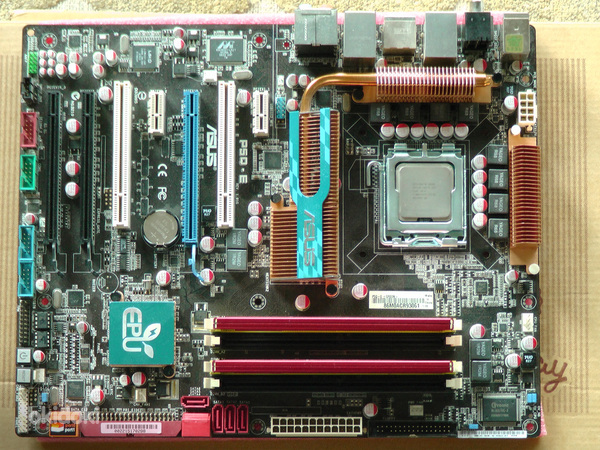 Asus P5Q-E, Core2Duo E8400, 4GB DDR2 800 (foto #1)