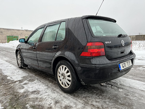 Volkswagen Golf 2.0 (3 foto / 12)