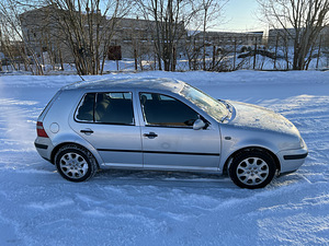Volkswagen Golf 1.4 (7 foto / 12)