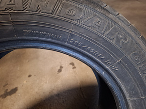Шины 225/65R17 (3 фото из 3)