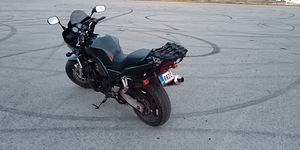 Yamaha FZS 600 70kW (6 foto / 9)