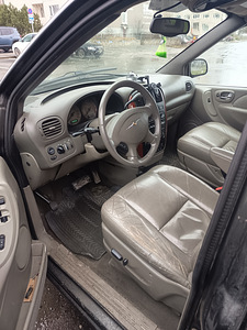 Chrysler grand voyager 2.8 110kW (7 foto / 12)