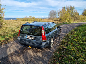 Volvo V70 (10 фото из 14)