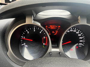 Nissan Juke 1,5 D (8 foto / 14)